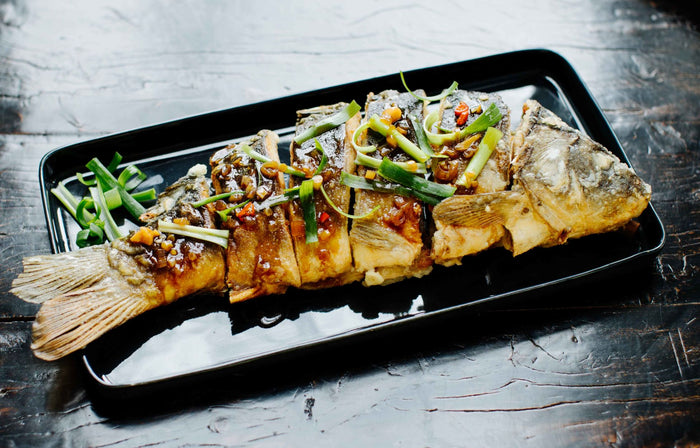 Frittierter Fisch sĂŒĂ-sauer nach Szechuan-Art