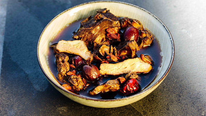 Schweinerippchen in Kräutersud - Shi Quan Pai Gu Tang