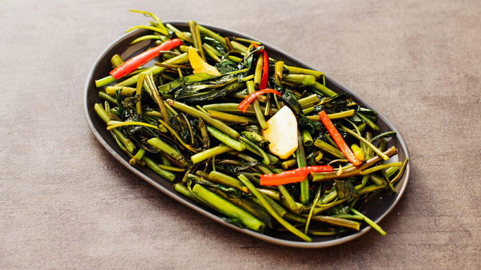 Wasserspinat aus dem Wok - Fried Morning Glory