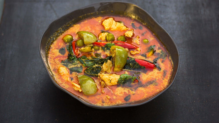 Original rotes Thai Curry mit Huhn - Gaeng Phed Gai - Rezept