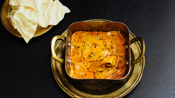 Curry mit Pappadams aus Rajasthan