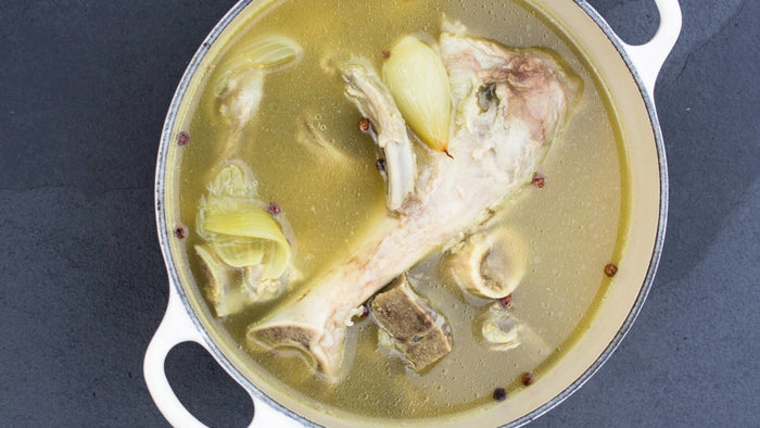 Asiatische Schweineknochenbrühe – Umami Soulfood 🍜