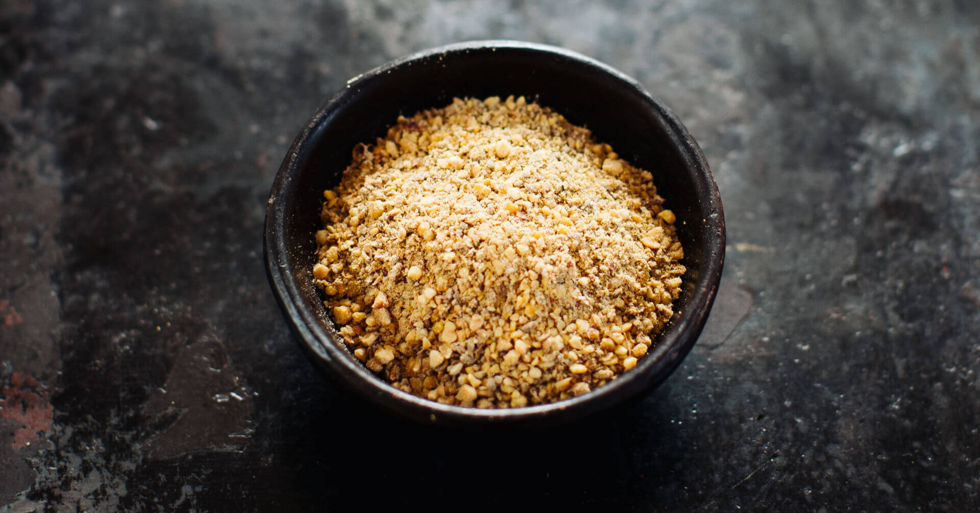 Rasam Gewürzmischung: Rasam ist Südindiens Antwort auf Seelenfutter – würzig, säuerlich und voller Geschmack. Diese aromatische Suppe wird oft mit Reis serviert und ist fester Bestandteil traditioneller Menüs. Das Besondere: die harmonische...