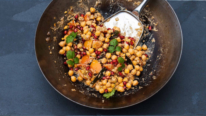 Indischer Kichererbsensalat mit Granatapfelkernen