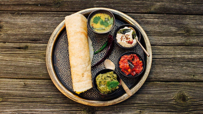 Kokos-Chutney und Minz-Chutney für Dosa