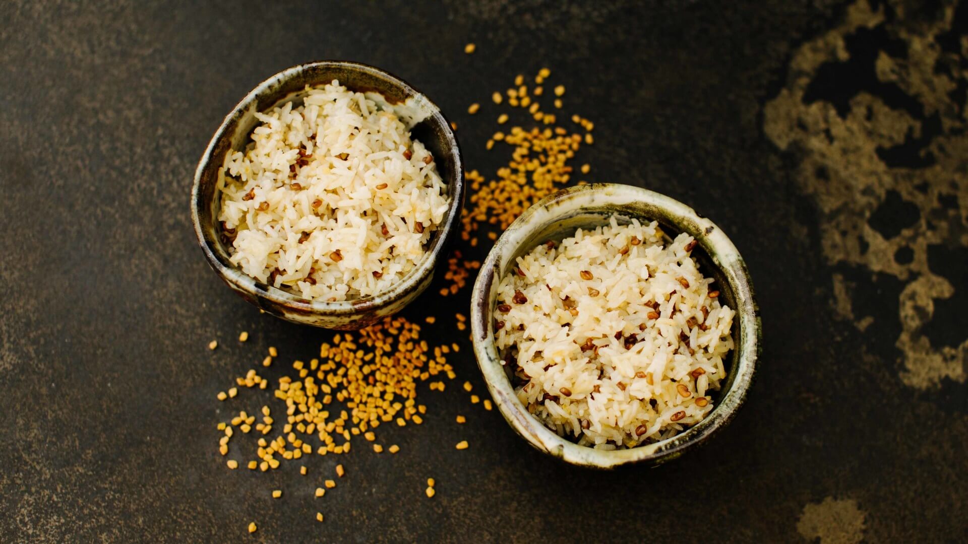 Duftender Reis aus Terangganu: Nasi Dagang, wörtlich „Reis für unterwegs“, stammt aus den malaysischen Provinzen Terengganu und Kelantan und wurde traditionell für Feld- und Wanderarbeiter sowie reisende Händler zubereitet. 🍚 Der Reis wird mit...