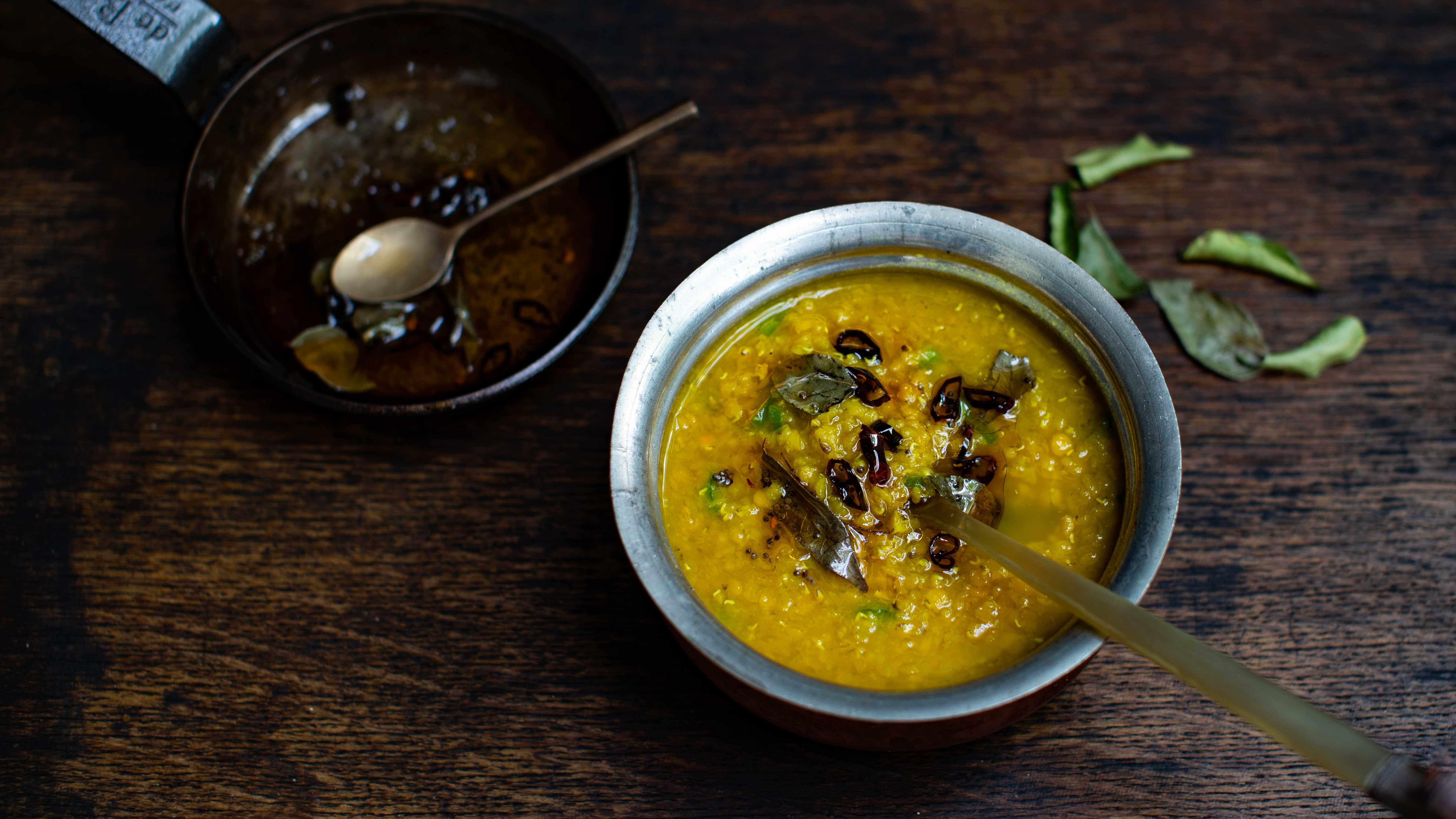 Schnelles Dal mit roten Linsen 