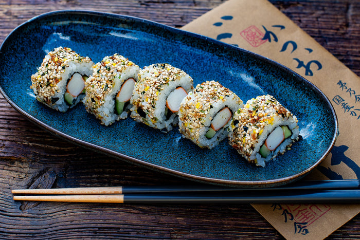 California Roll mit Sesam und Furikake