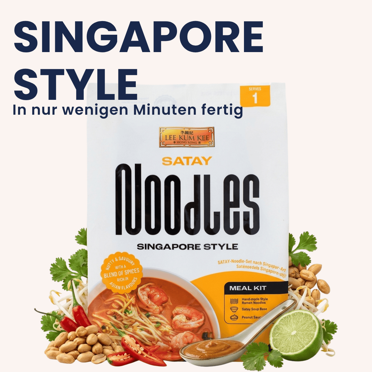 Singapore Style Nudeln von Lee Kum Kee werden mit Satay-Sauce und frischen Zutaten im Wok zubereitet