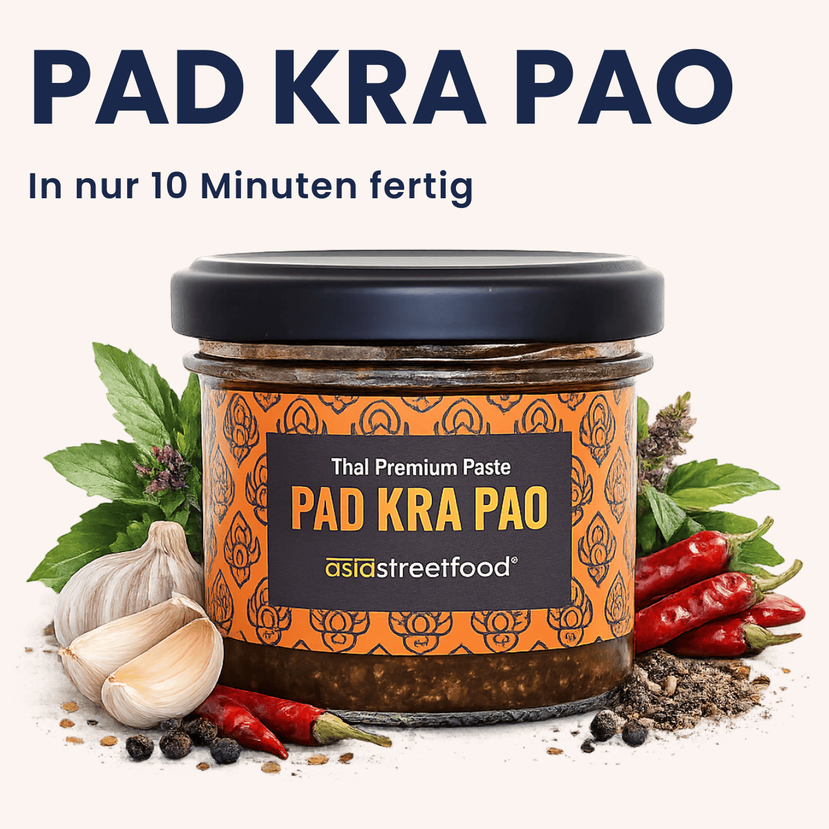 Pad Kra Pao wird mit asiastreetfood Premium Pad Kra Pao Paste und frischen Zutaten zubereitet
